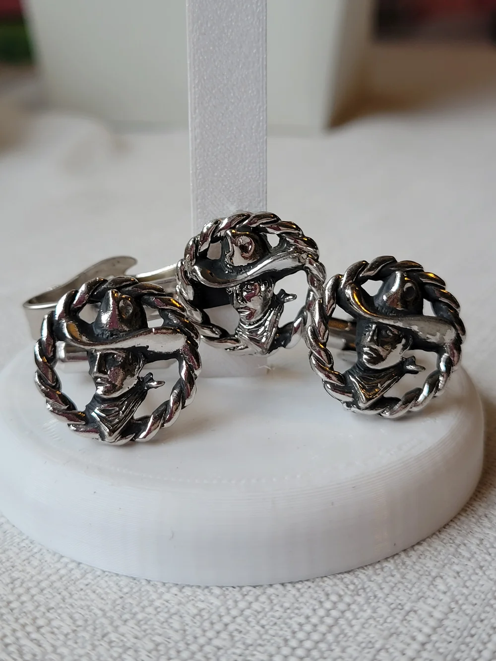 Western Cowboy Round Silver Cufflinks & Tie Bar